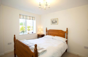 PERFECT BUSINESS ACCOMMODATION - Luxury Cottage Accommodation - Self Catering or B&B - Secure Parking - Fully equipped Kitchen - Towels & Linen